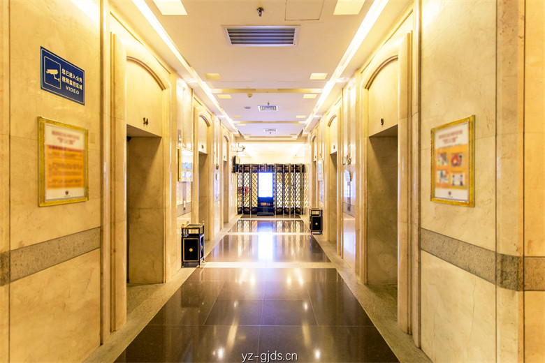 电梯间